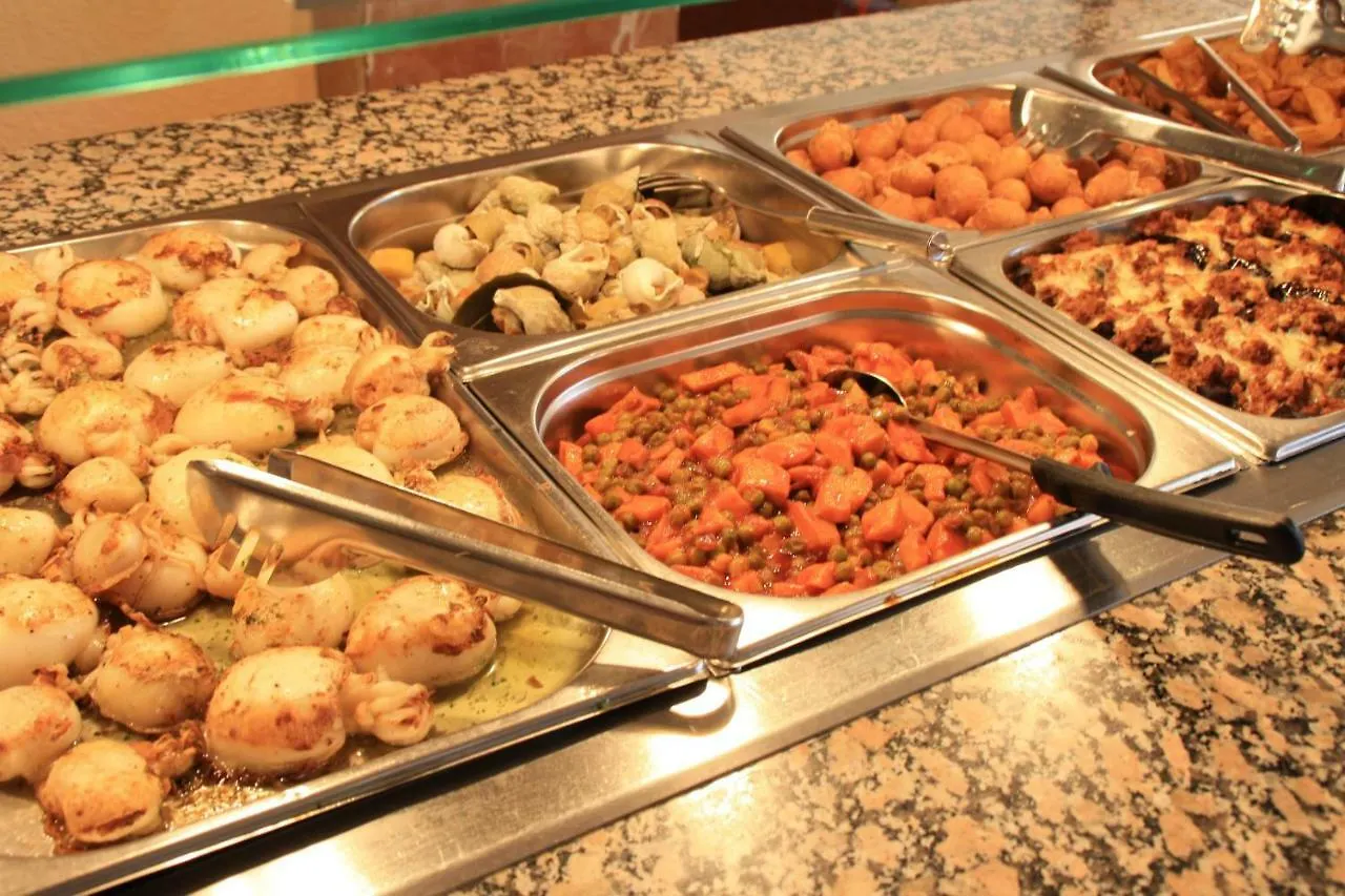 רוזס Hotel Grecs
